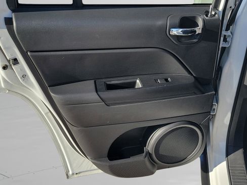 Used 2014 Jeep Compass Sport w/ Power Value Group image 28