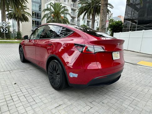 Used 2024 Tesla Model Y Long Range RWD image 7