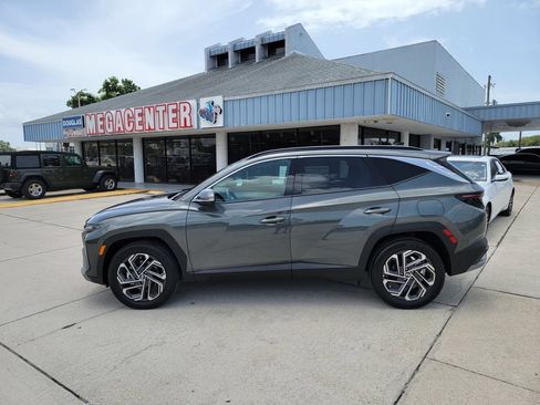 Used 2025 Hyundai Tucson Limited AWD/4WD image 2