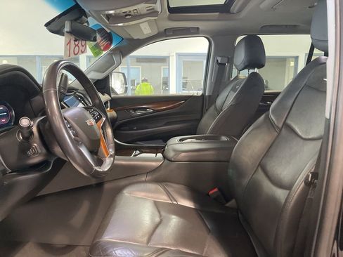 Used 2019 Cadillac Escalade Premium Luxury image 9