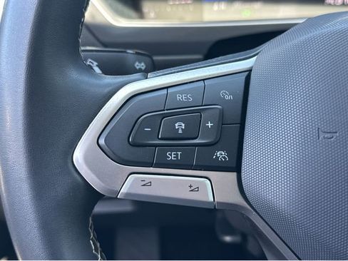 Used 2024 Volkswagen Tiguan SE image 22