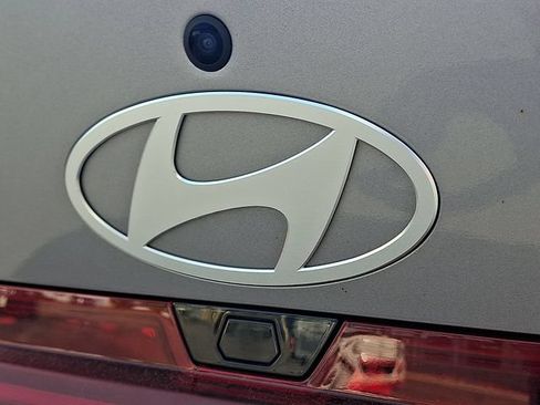 Used 2025 Hyundai Elantra SEL FWD image 29