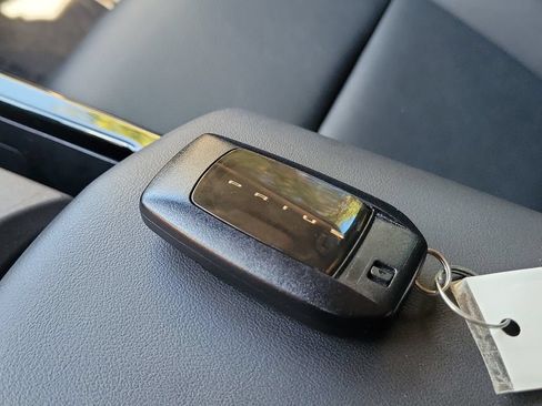Used 2025 Toyota Prius Limited FWD image 35