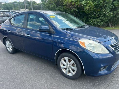 Used 2012 Nissan Versa SL w/ SL Tech Pkg image 3