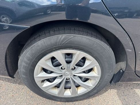 Used 2017 Toyota Camry LE FWD image 20
