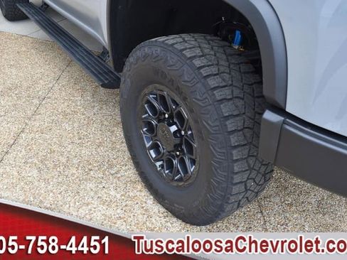 Used 2024 Chevrolet Silverado 2500 ZR2 w/ ZR2 Bison Edition image 12