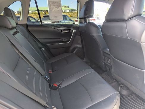 Used 2022 Toyota RAV4 XLE Premium image 33