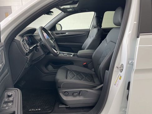 New 2026 Volkswagen Atlas Cross Sport SE AWD/4WD image 12