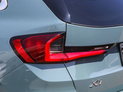 New 2026 BMW X1 xDrive28i w/ Technology Package AWD/4WD image 7