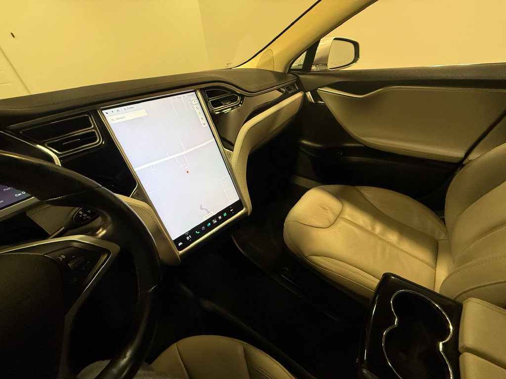 Used 2013 Tesla Model S Performance RWD image 68