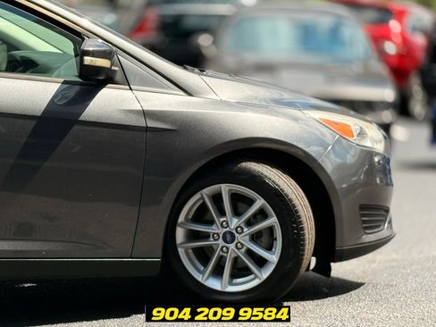 Used 2017 Ford Focus SE FWD image 8
