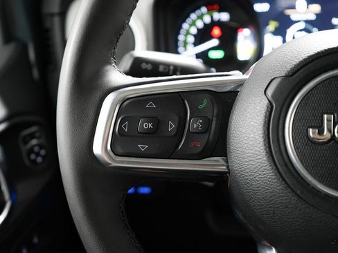Used 2025 Jeep Wrangler Unlimited Sahara AWD/4WD image 12