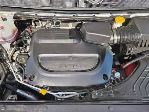 Used 2024 Chrysler Pacifica Touring-L image 21