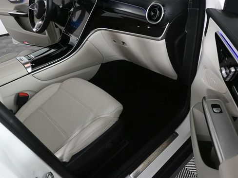 Used 2023 Mercedes-Benz GLC 300 image 22