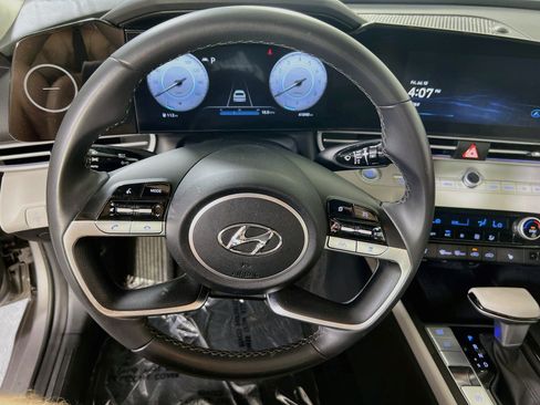 Used 2023 Hyundai Elantra Limited FWD image 11