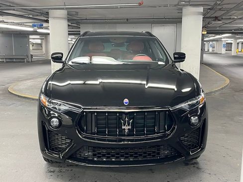 Used 2021 Maserati Levante image 31