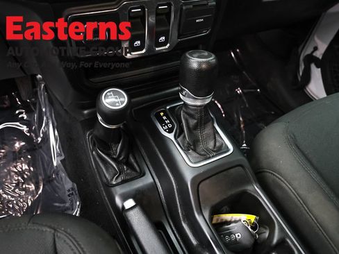 Used 2020 Jeep Wrangler Sport AWD/4WD image 13