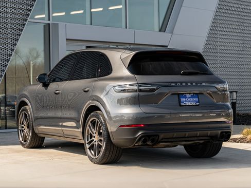 Used 2020 Porsche Cayenne image 5