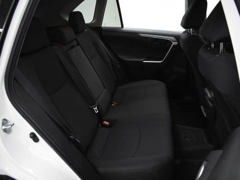 Used 2020 Toyota RAV4 LE image 22