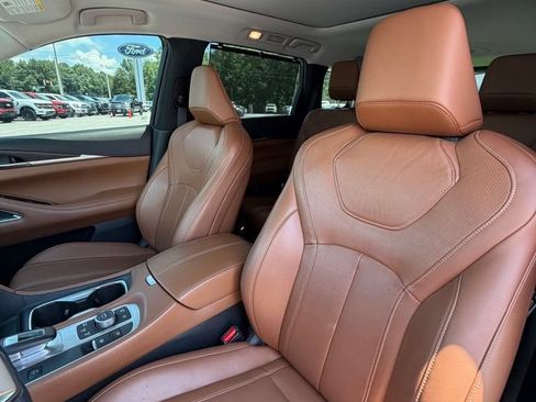 Used 2024 INFINITI QX60 Sensory AWD/4WD image 3