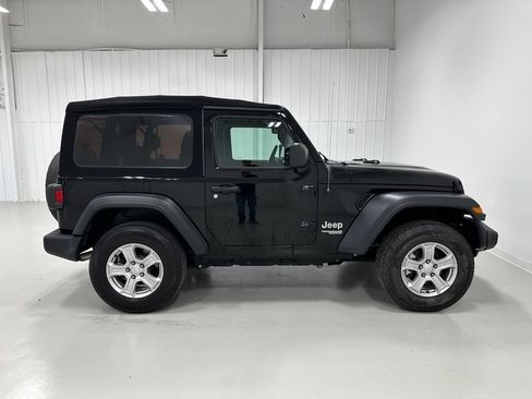 Used 2021 Jeep Wrangler Sport AWD/4WD image 7