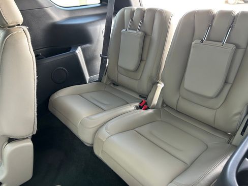Used 2015 Ford Explorer XLT w/ Equipment Group 202A image 32
