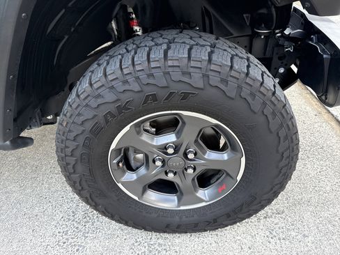Used 2020 Jeep Gladiator Rubicon AWD/4WD image 14