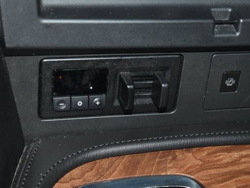 Used 2022 Nissan Armada SL image 17