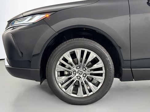 Used 2024 Toyota Venza Limited AWD/4WD image 10