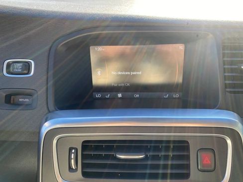 Used 2015 Volvo V60 T5 Premier image 18