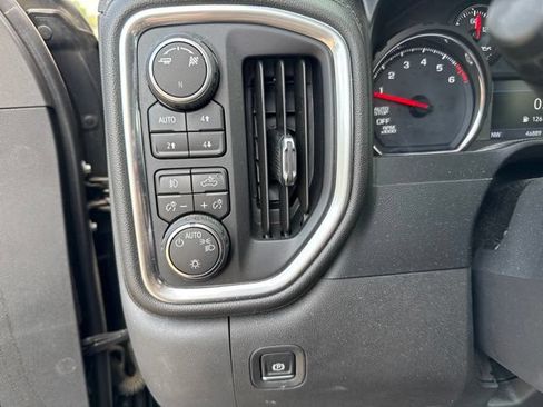 Used 2019 Chevrolet Silverado 1500 LT Trail Boss AWD/4WD image 18