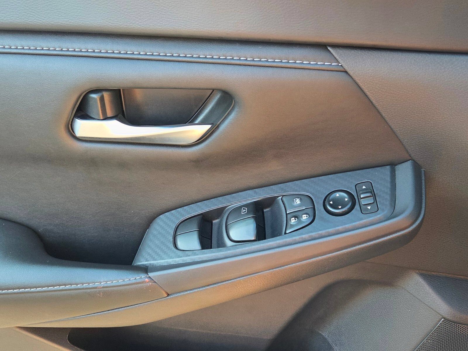 Used 2024 Nissan Sentra SV FWD image 29