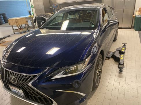 Certified 2023 Lexus ES 250 w/ Premium Package AWD/4WD image 1