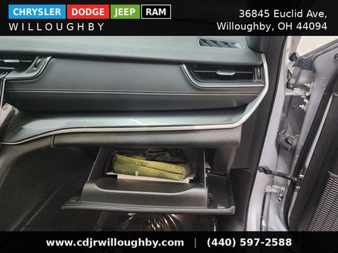 Used 2023 Jeep Grand Cherokee Altitude AWD/4WD image 38