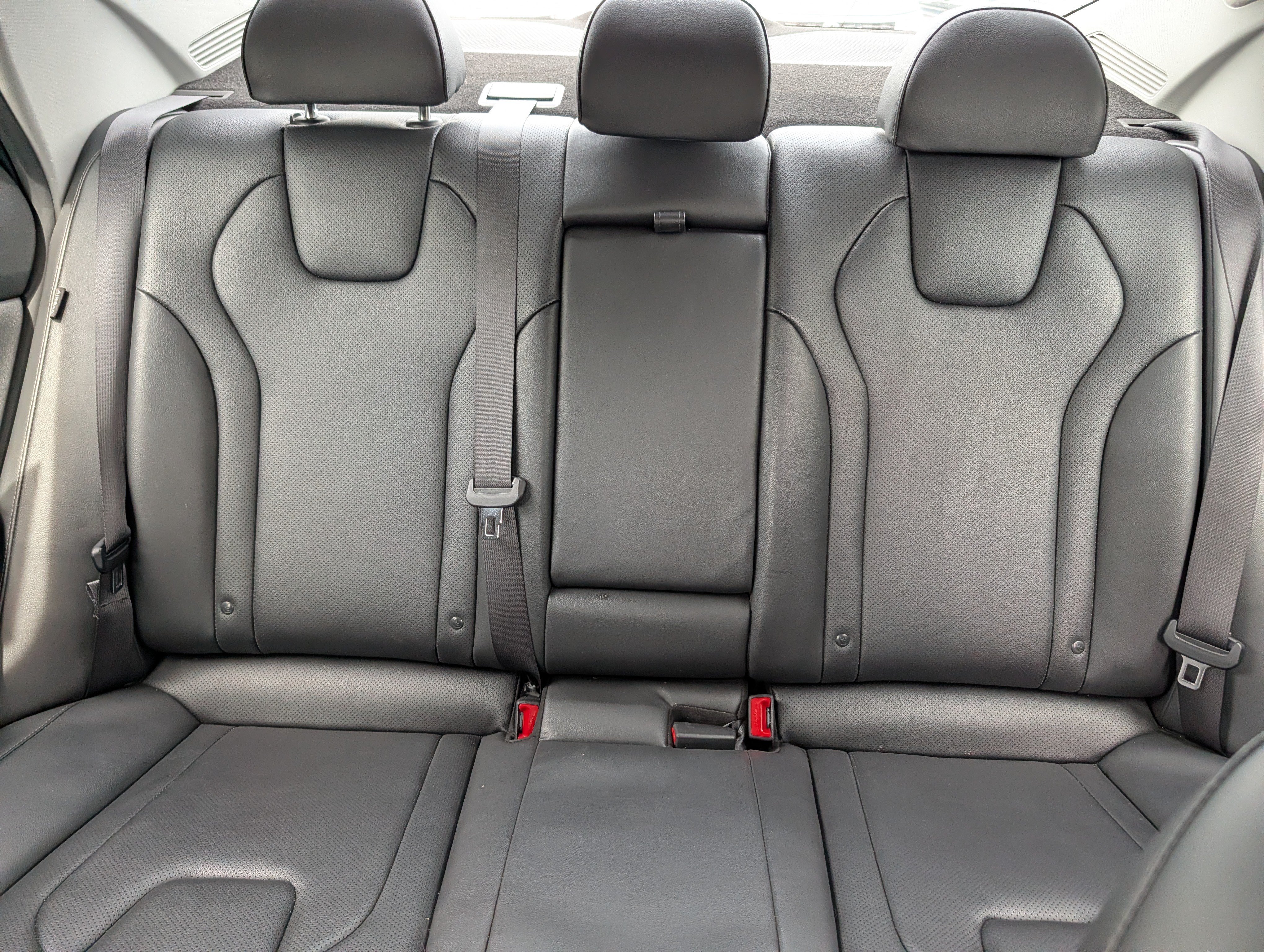 Used 2025 Hyundai Elantra Limited FWD image 13