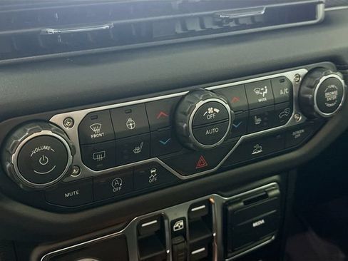 New 2026 Jeep Wrangler Unlimited Rubicon AWD/4WD image 15