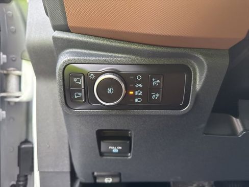 Used 2024 Ford Bronco Outer Banks image 16