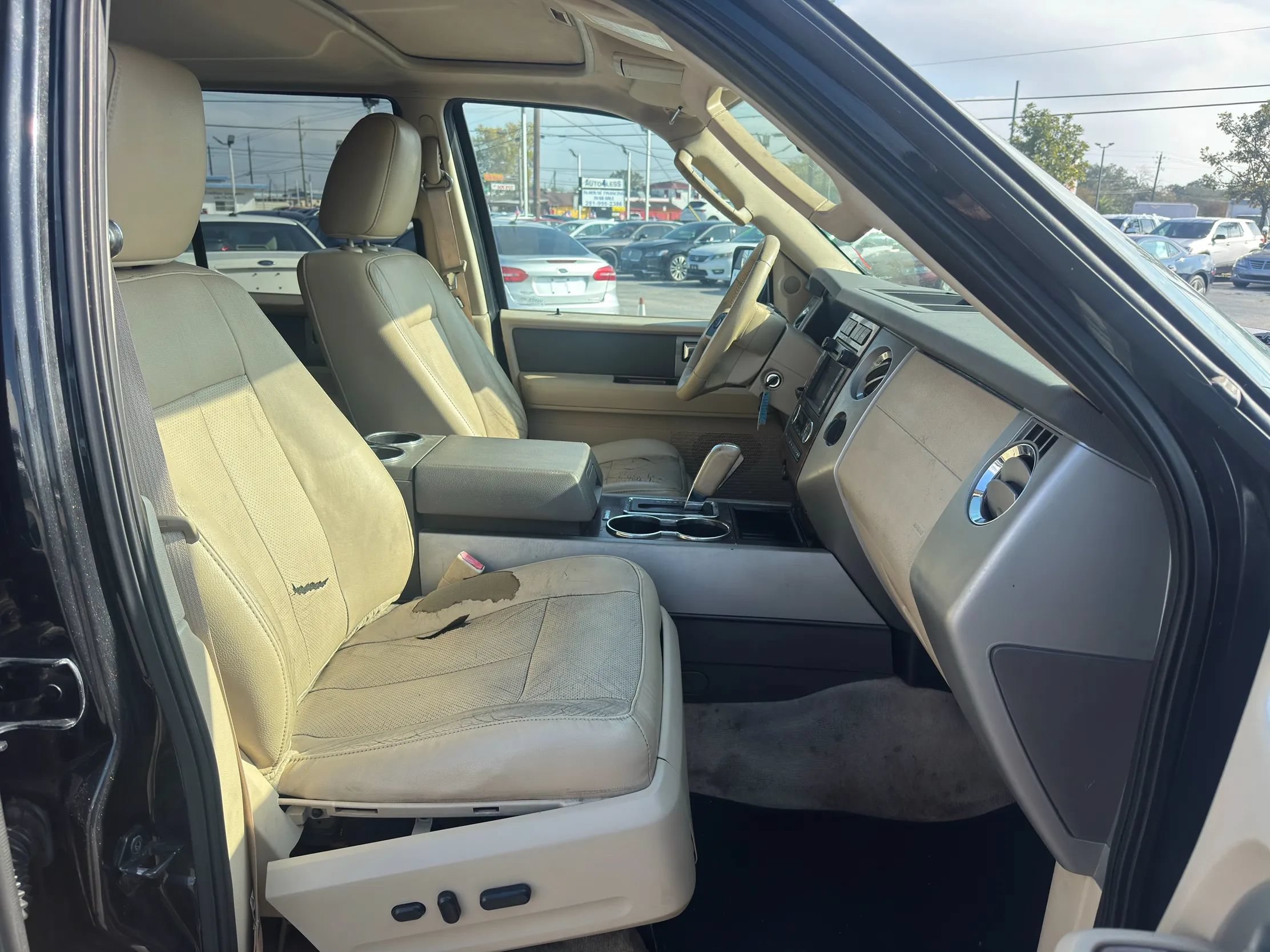 Used 2013 Ford Expedition 2WD image 10