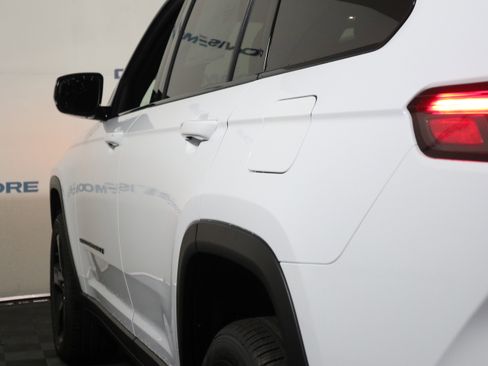 New 2026 Jeep Grand Cherokee L Limited AWD/4WD image 11