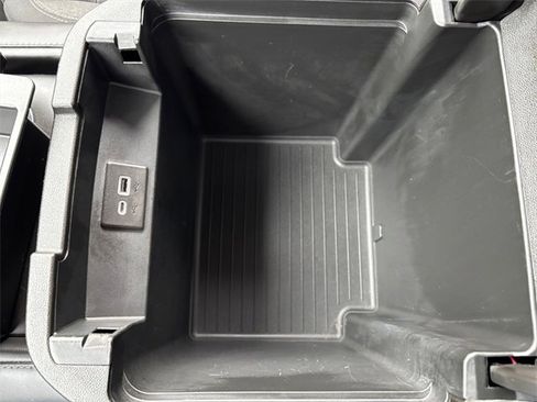 Used 2023 GMC Yukon XL SLE image 24