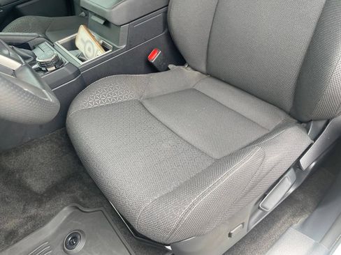Used 2025 Toyota 4Runner SR5 AWD/4WD image 23