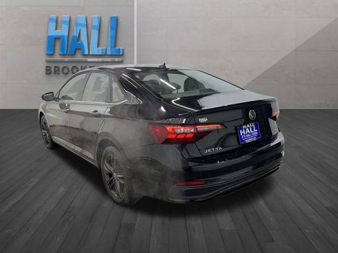 Certified 2024 Volkswagen Jetta SE w/ Panoramic Sunroof Package image 4