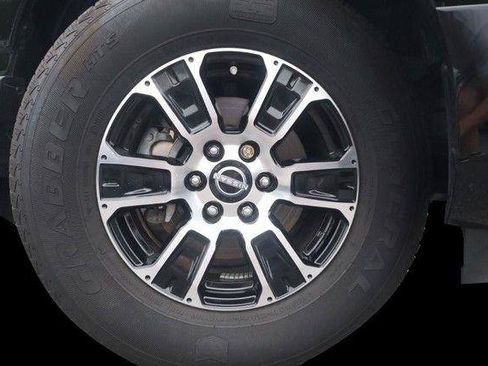 Used 2024 Nissan Titan SV w/ SV Convenience Package AWD/4WD image 3
