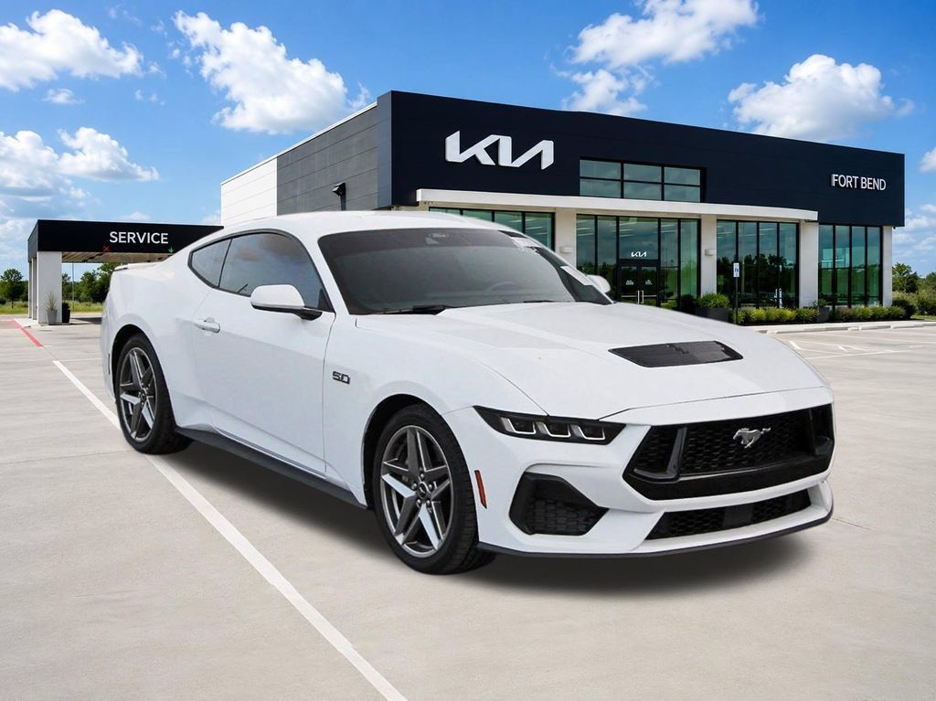 Used 2024 Ford Mustang GT Premium RWD image 3