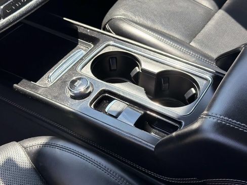 Used 2021 Lincoln Corsair AWD w/ Premium Package image 4