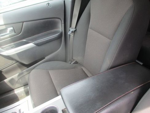 Used 2011 Ford Edge SEL image 13