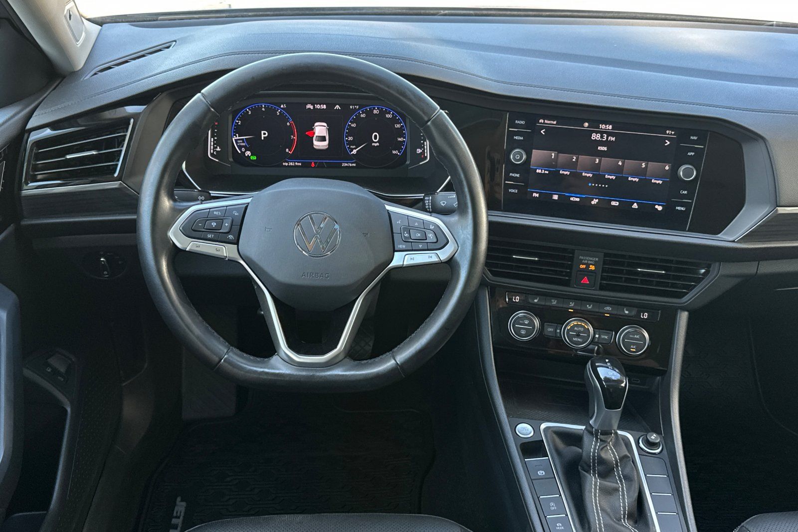 Used 2023 Volkswagen Jetta SEL FWD image 13