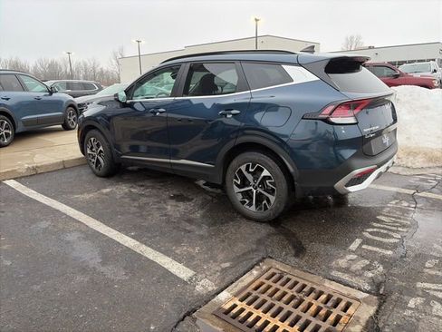 Certified 2024 Kia Sportage EX w/ EX Premium Package image 4