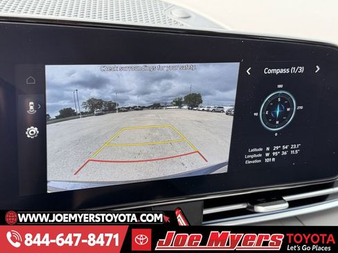 Used 2025 Hyundai Elantra SEL image 18