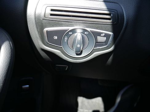 Used 2022 Mercedes-Benz GLC 300 4MATIC image 39